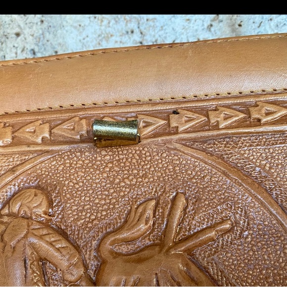 Vintage Mexican Tooled Leather Accordion Handbag - Picture 6 of 8